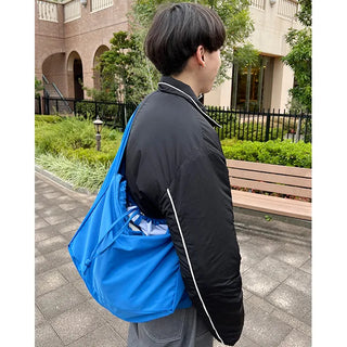 String shoulder bag