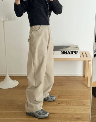Back pocket curved cotton pants