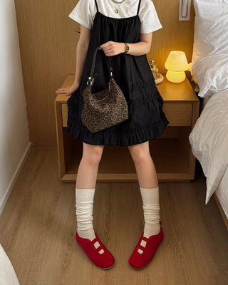 Double-line flat shoes