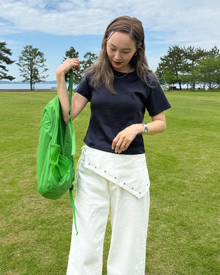 Semi-cropped short-sleeve T-shirt