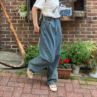 Pintuck pointed denim