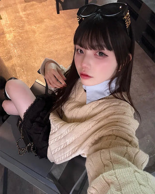 V-neck Loose Fit Cable Knit