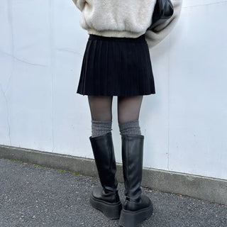 Knitted pleated skirt