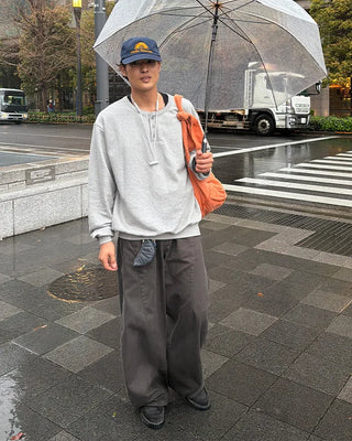Rivet-Curved Denim Pants