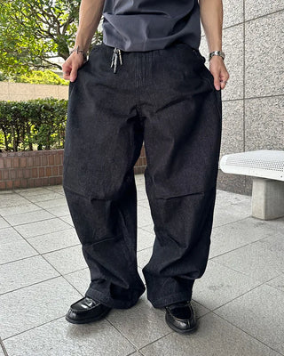Back-adjustable denim