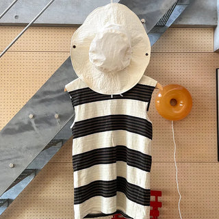 Simple bucket hat