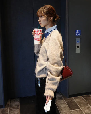 V-neck loose-fitting knit cardigan