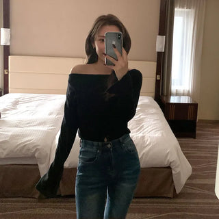 Slit Point Off-Shoulder Knit