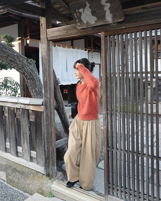 Elastic waistband, one-pleat slacks