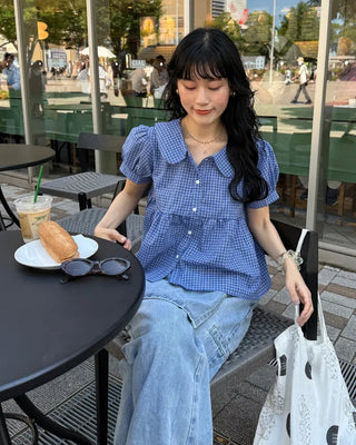 Round collar shirred blouse