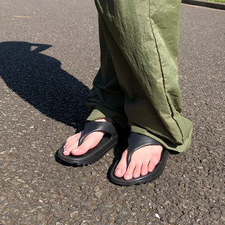 Summer basic beach sandals