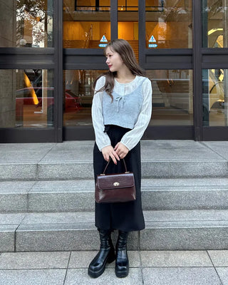 Ribbon knit biste