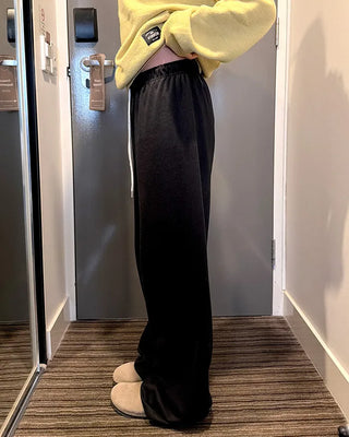Wide sweatpants