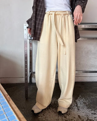 Wide-leg pants with waist ribbon