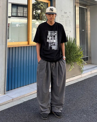 Wide-leg slacks with elastic waistband