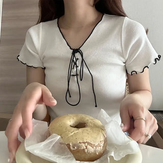 Eyelet short-sleeved T-shirt