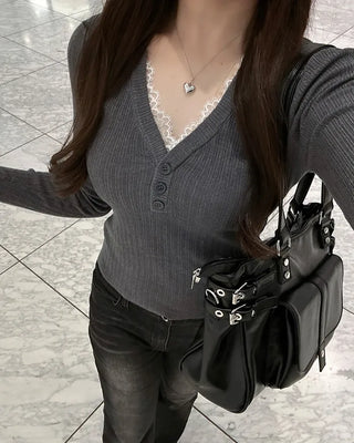 V-neck lace-point long-sleeve shirt