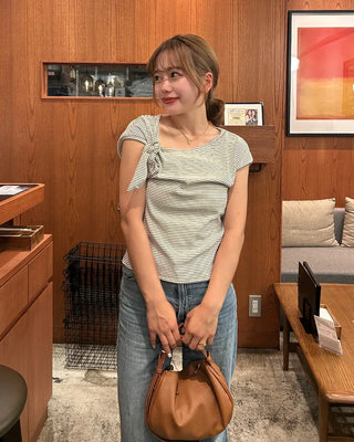 Striped off-shoulder T-shirt
