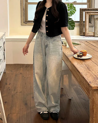 Wide-leg denim jeans with rear pockets