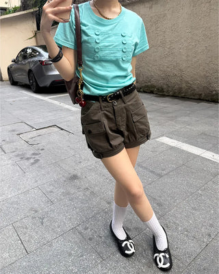 Button design T-shirt