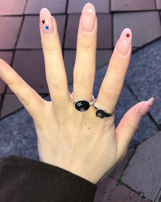 Simple cubic ring
