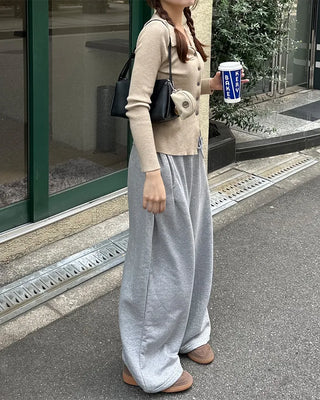 Side-tuck wide sweatpants