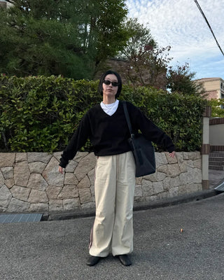 Waffle V-neck sweatshirt