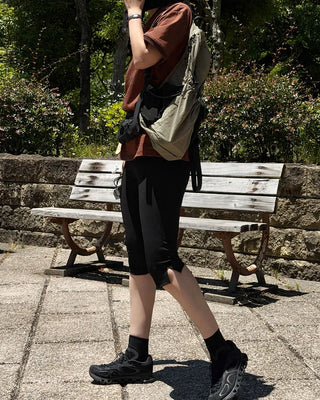 Side-slit capri pants
