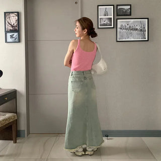 Neck Point Knit Top