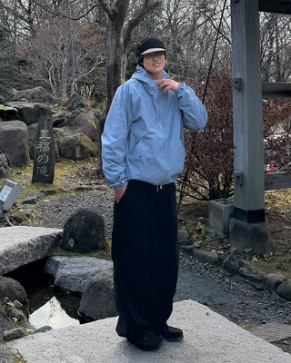Monohooded windbreaker