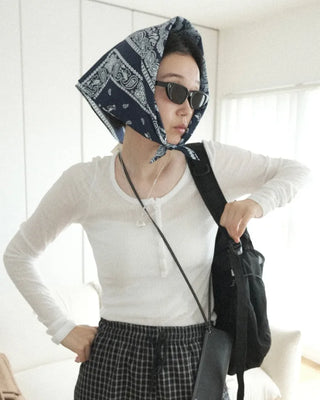 Simple modern pattern scarf
