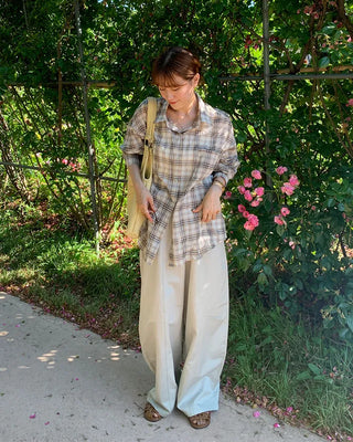 Curved wide-leg pants
