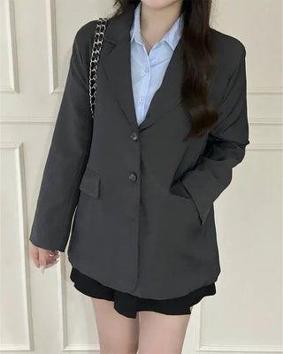 Button-flap pocket point jacket