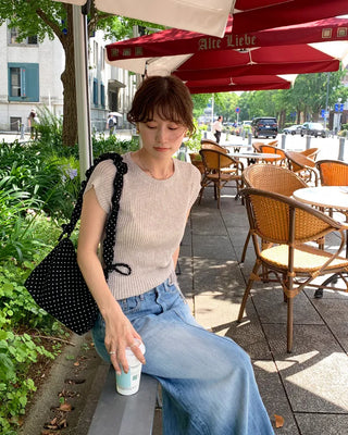 Side-string half-sleeve knit