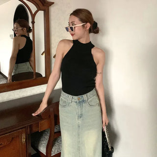 Halter neck sleeveless knit