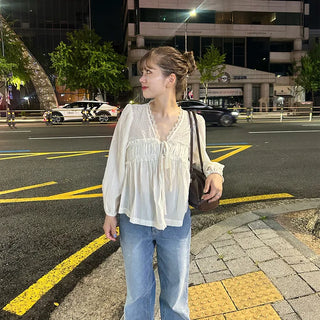 Lace long-sleeved blouse