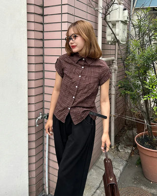 Checked pintuck short-sleeved blouse