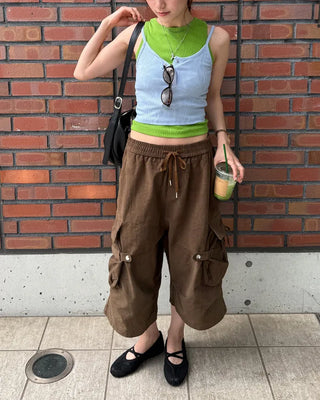 Wide cargo shorts