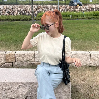 Simple U-neck knit