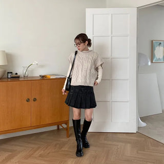 Belted denim pleated skirt