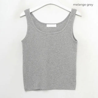 Ribbed round sleeveless top