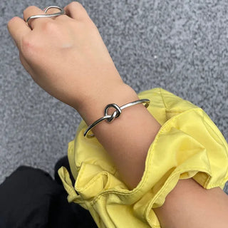 Twisted Round Bangle