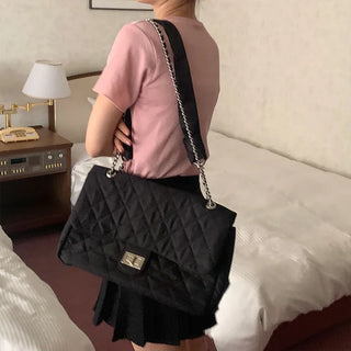 Quilted shoulder bag