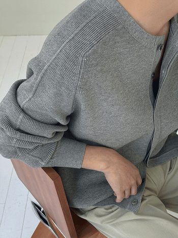 Nube Hidden Cut Round Cardigan