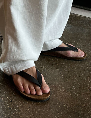 Tms. Brown flip-flops