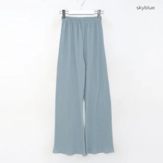 Pleated semi-bootcut pants