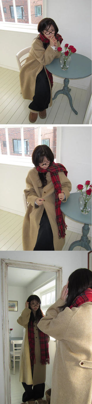 Red check wool muffler