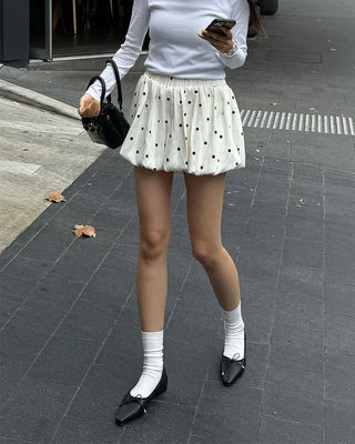 Square-toe ribbon flat shoes