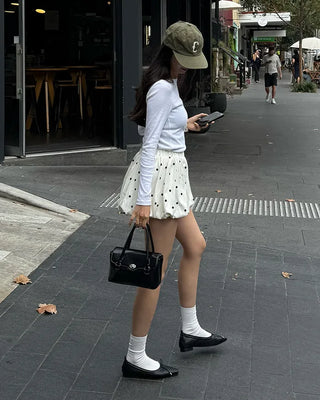 Square-toe ribbon flat shoes