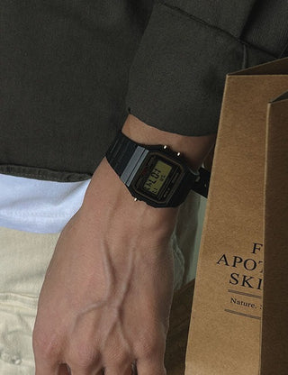 CASIO Goldline Band Watch